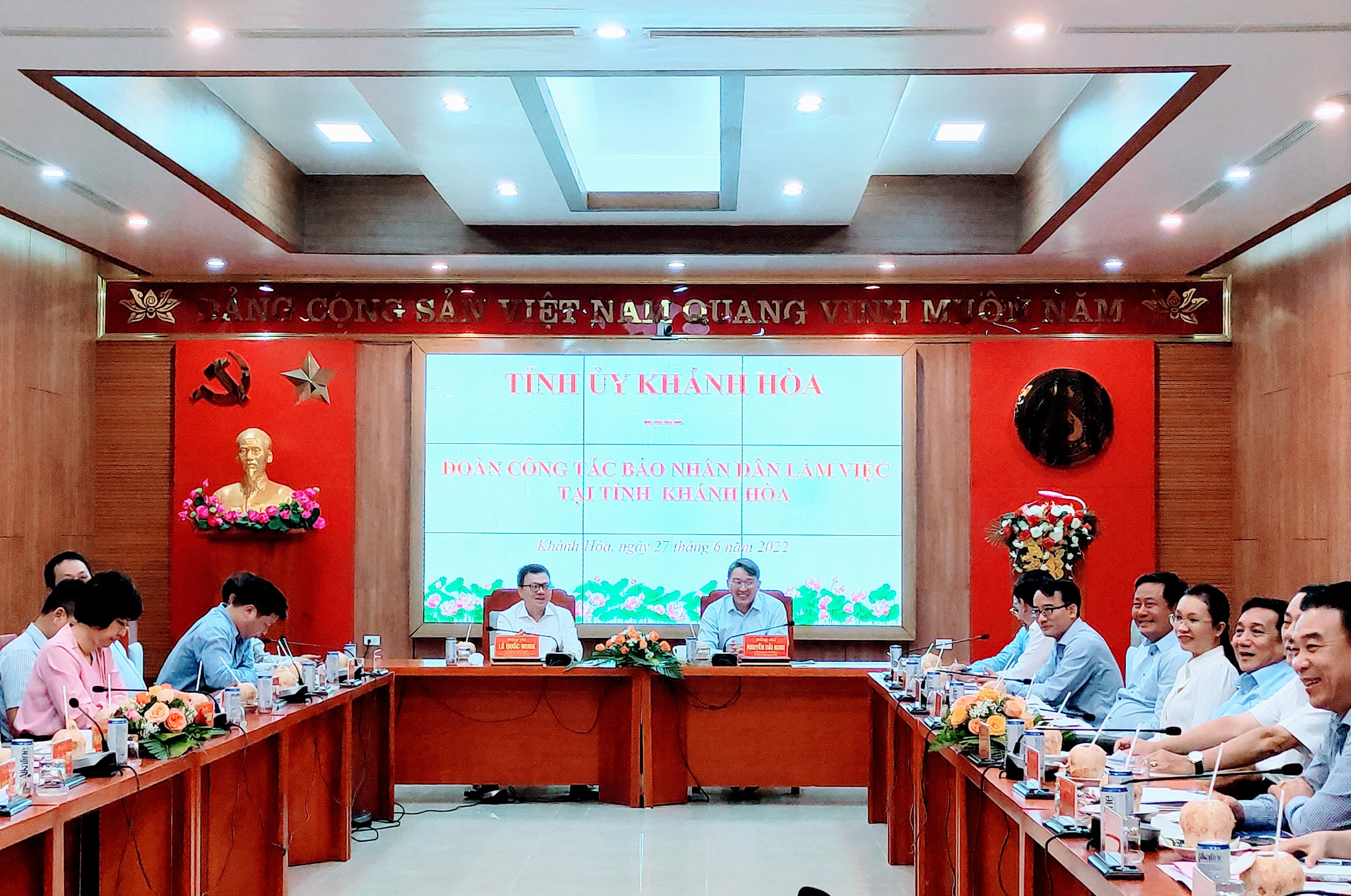 Thường trực Tỉnh ủy làm việc với Đoàn công tác Báo Nhân Dân